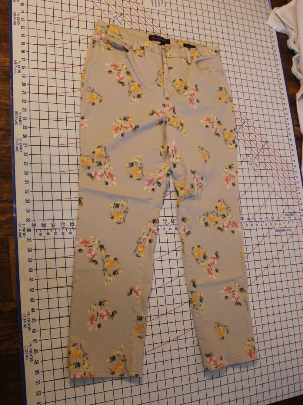 Gloria Vanderbilt Amanda Floral Jeans 16